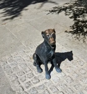 Paco statue madrid